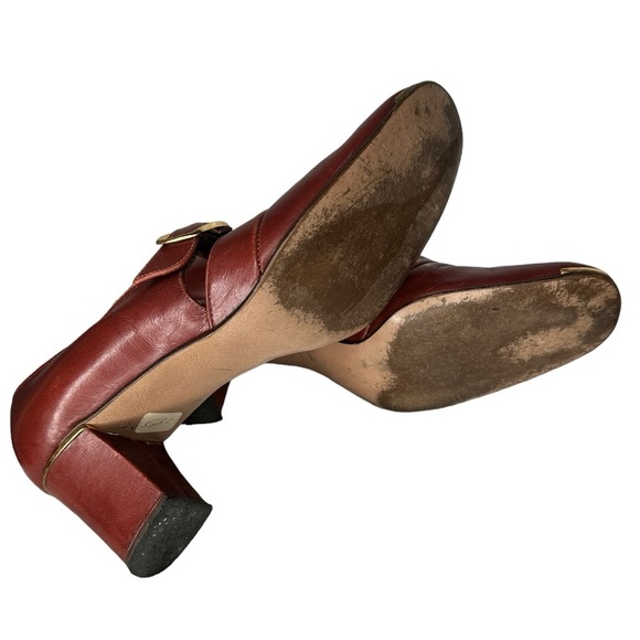 Vintage Red Cross Shoes - Picture 5 of 6